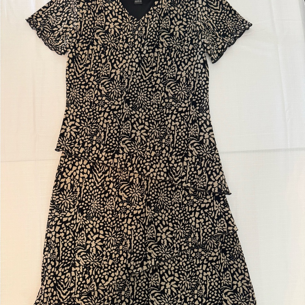 Jessica Howard Black and White Midi Dress